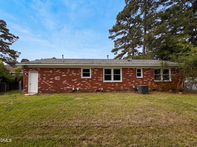 720 Carnegie Drive, Fayetteville, NC 28311