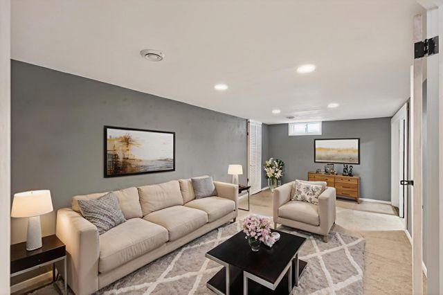 2100 69th Avenue N, Brooklyn Center, MN 55430