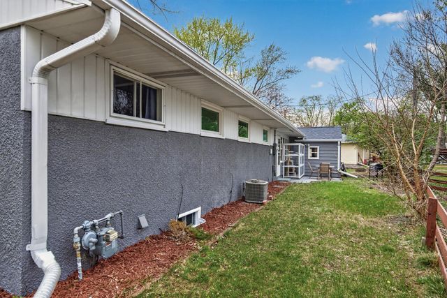 2100 69th Avenue N, Brooklyn Center, MN 55430