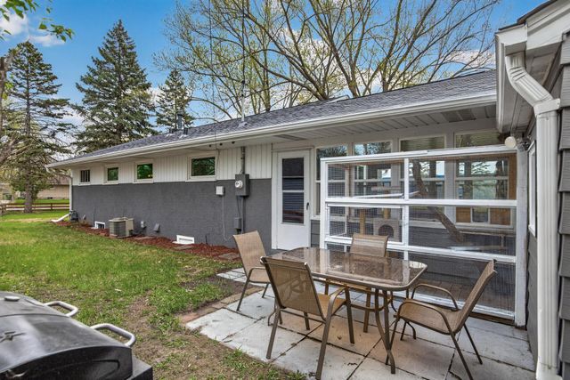 2100 69th Avenue N, Brooklyn Center, MN 55430