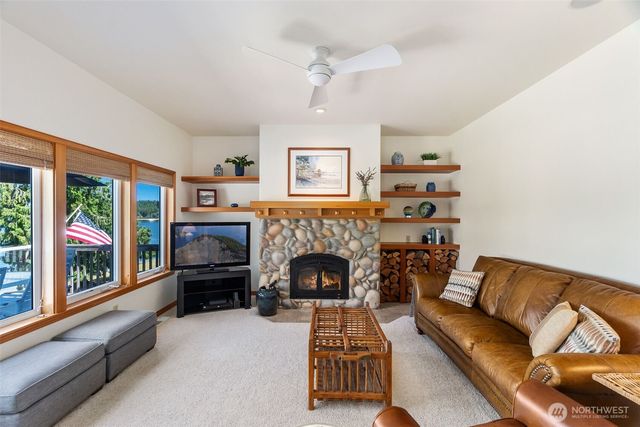 9936 9941 Mariner Drive NW, Olympia, WA 98502