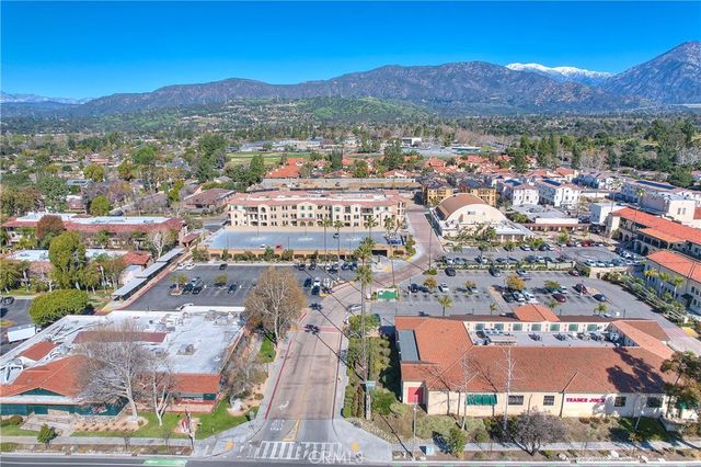 501 W Foothill Boulevard 201, Claremont, CA 91711