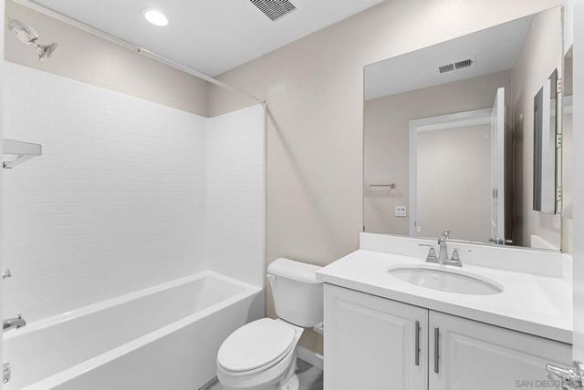 2580 S Escondido Blvd 612, Escondido, CA 92025