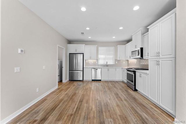 2580 S Escondido Blvd 612, Escondido, CA 92025