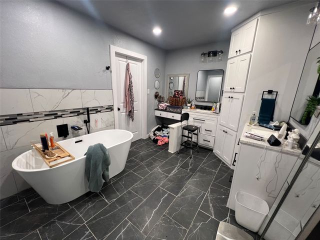 2716 County Road 804a, Burleson, TX 76028