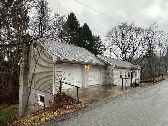 154 Ashbaugh Road, Jeannette, PA 15644