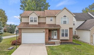 805 Calgary Street, Auburn Hills, MI 48326