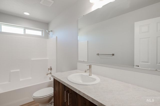 2183 N Iditarod Ave, Kuna, ID 83634