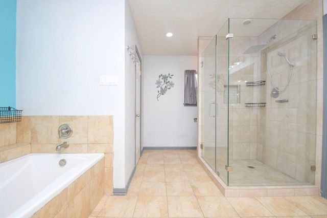 6622 Pauma Drive, Houston, TX 77069