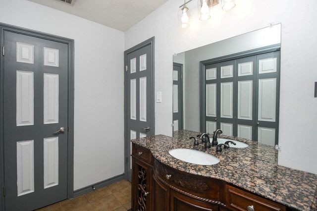 6622 Pauma Drive, Houston, TX 77069