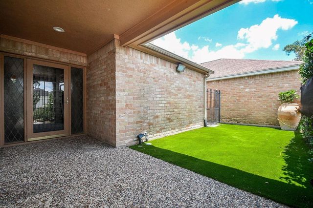 6622 Pauma Drive, Houston, TX 77069