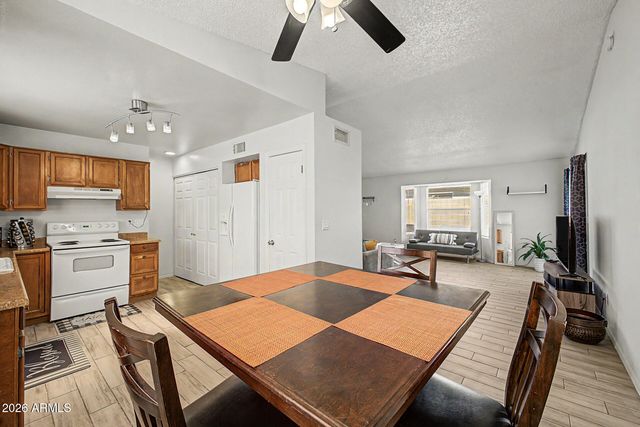 619 E JENSEN Street 32, Mesa, AZ 85203