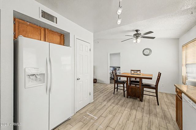 619 E JENSEN Street 32, Mesa, AZ 85203
