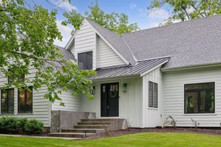 1611 Hill Ridge Terrace, Minnetonka, MN 55305