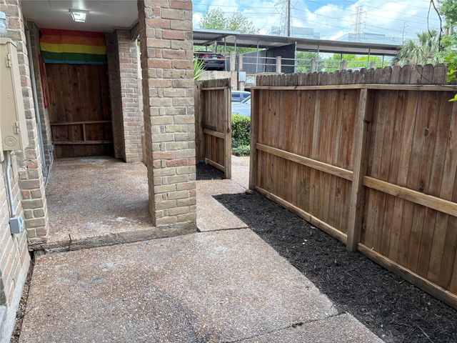 4645 Wild Indigo Street 366, Houston, TX 77027