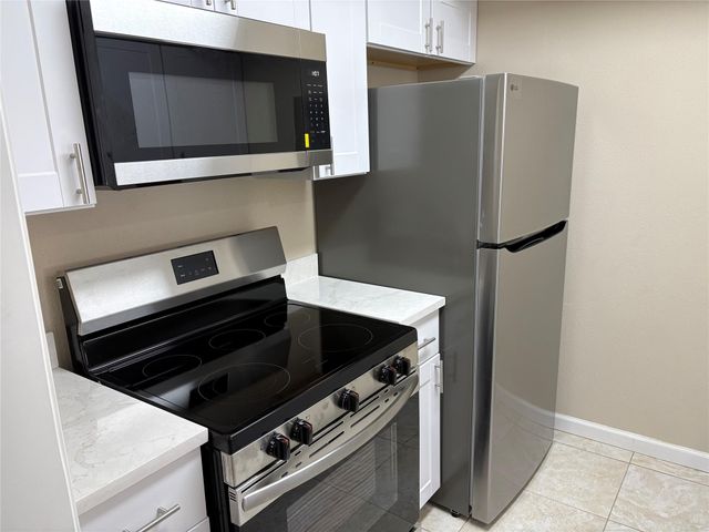 4645 Wild Indigo Street 366, Houston, TX 77027