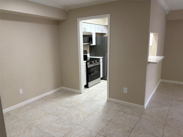 4645 Wild Indigo Street 366, Houston, TX 77027