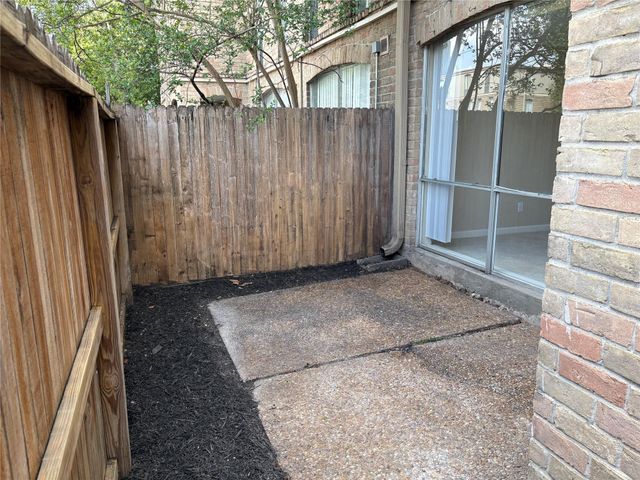 4645 Wild Indigo Street 366, Houston, TX 77027