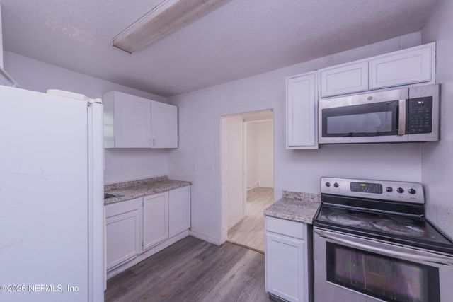 1045 E 11TH Street, Jacksonville, FL 32206