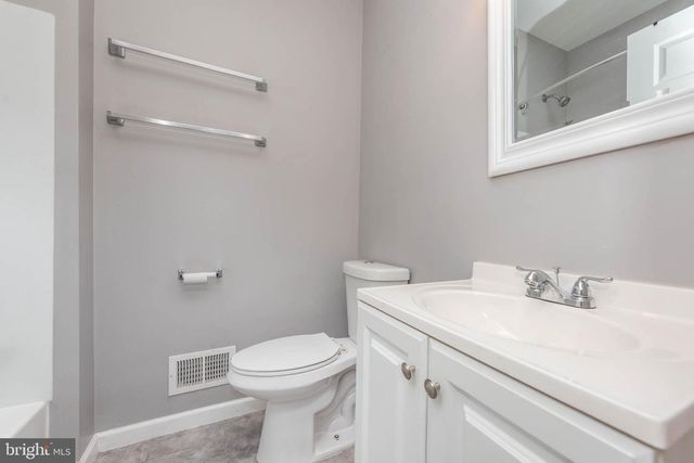 2118 E HOFFMAN ST, Baltimore, MD 21213