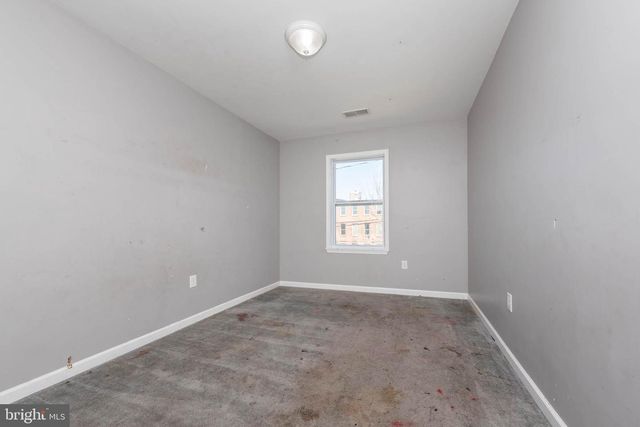 2118 E HOFFMAN ST, Baltimore, MD 21213