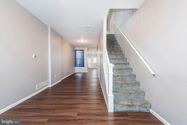 2118 E HOFFMAN ST, Baltimore, MD 21213