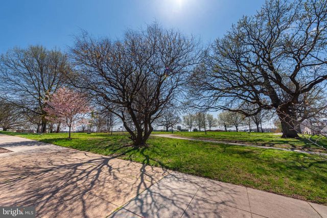 2118 E HOFFMAN ST, Baltimore, MD 21213