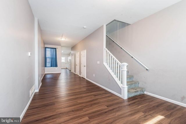 2118 E HOFFMAN ST, Baltimore, MD 21213