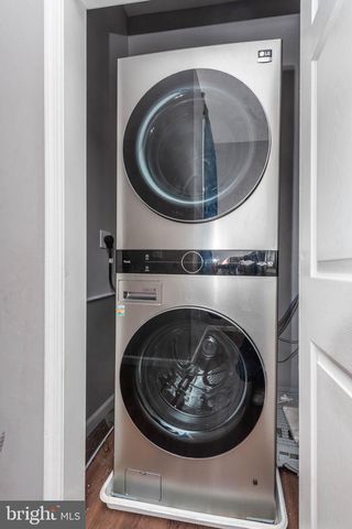 2118 E HOFFMAN ST, Baltimore, MD 21213