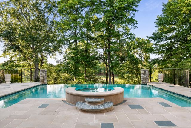 7 Colonel Winstead Dr, Brentwood, TN 37027