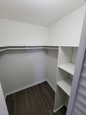 4550 NW 9th St 512E, Miami, FL 33126