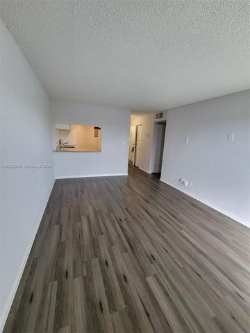 4550 NW 9th St 512E, Miami, FL 33126