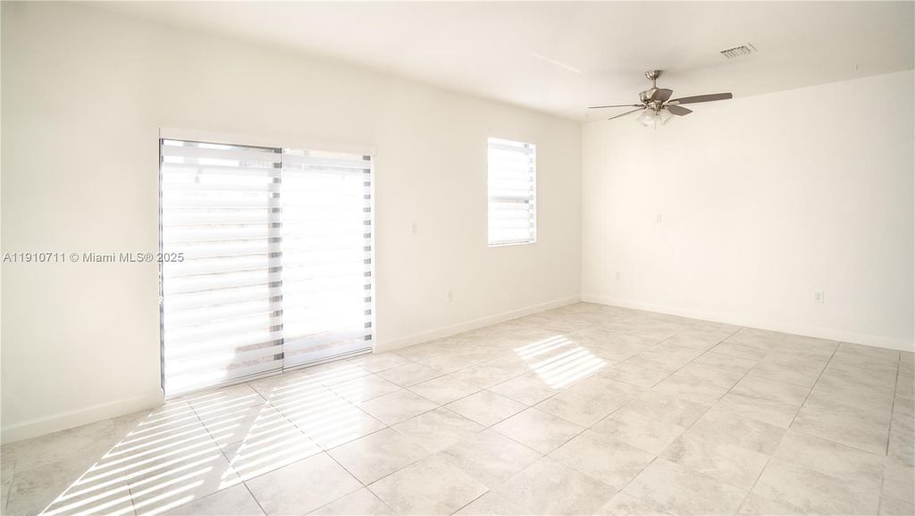 Image 13 of property listing at 11374 SW 254th Ter, Homestead, FL 33032