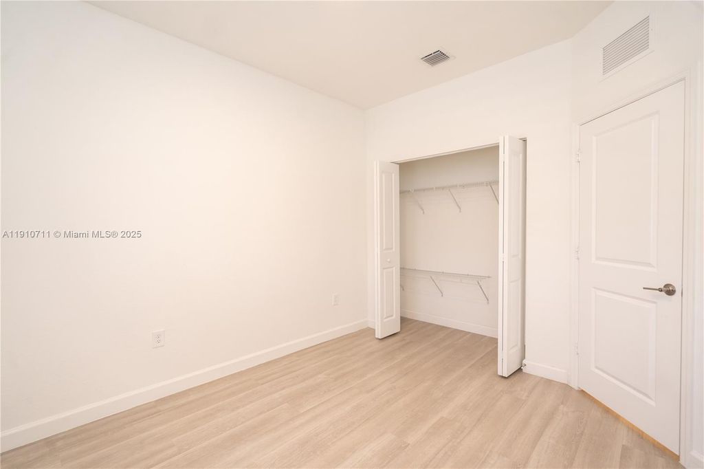 Image 19 of property listing at 11374 SW 254th Ter, Homestead, FL 33032