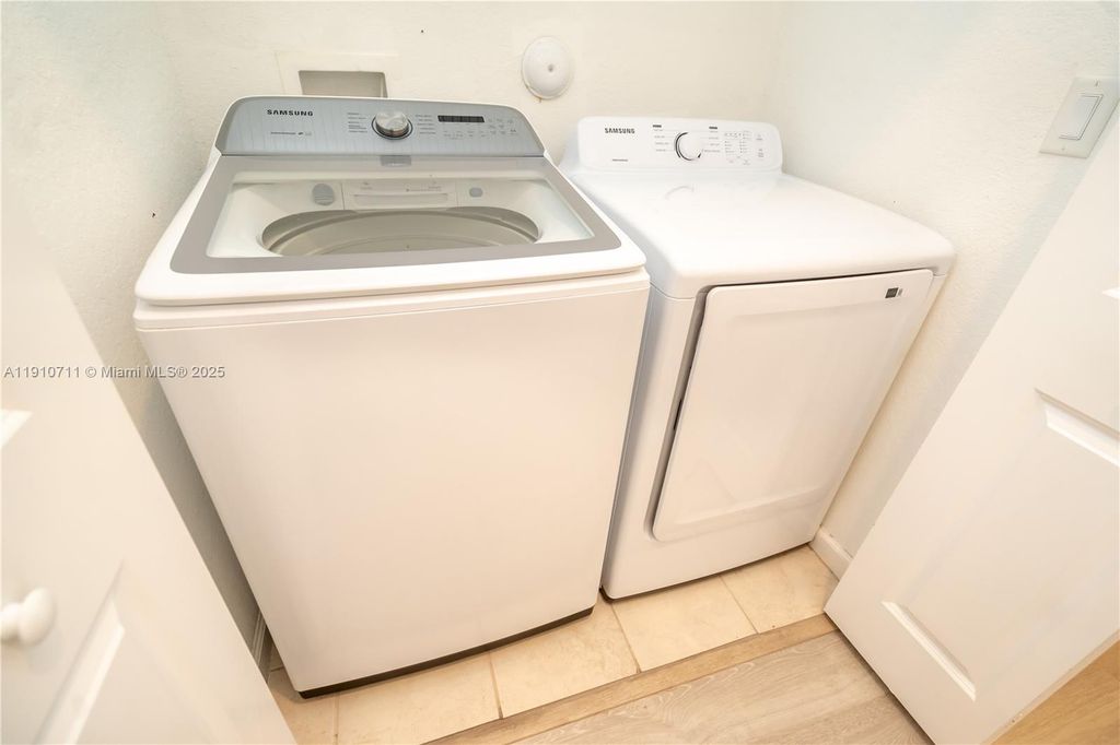 Image 24 of property listing at 11374 SW 254th Ter, Homestead, FL 33032