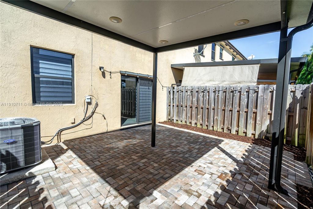 Image 32 of property listing at 11374 SW 254th Ter, Homestead, FL 33032