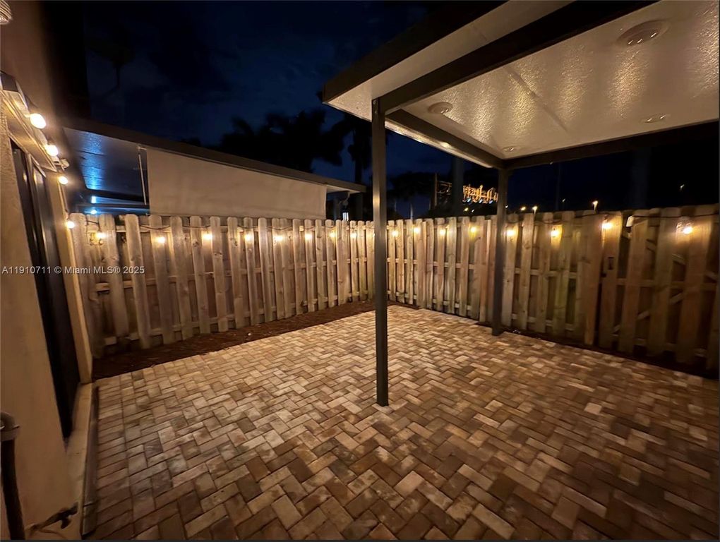 Image 35 of property listing at 11374 SW 254th Ter, Homestead, FL 33032