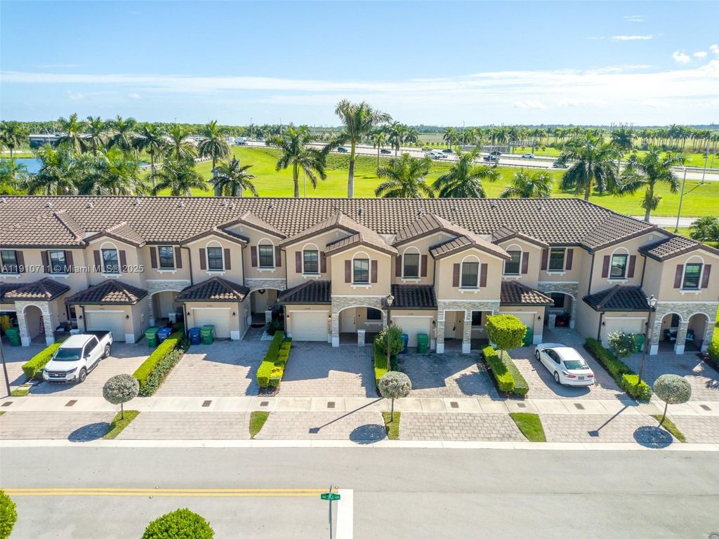 Image 39 of property listing at 11374 SW 254th Ter, Homestead, FL 33032