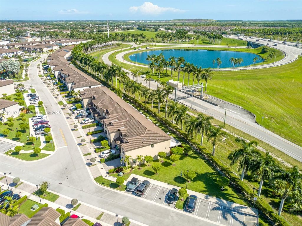 Image 45 of property listing at 11374 SW 254th Ter, Homestead, FL 33032