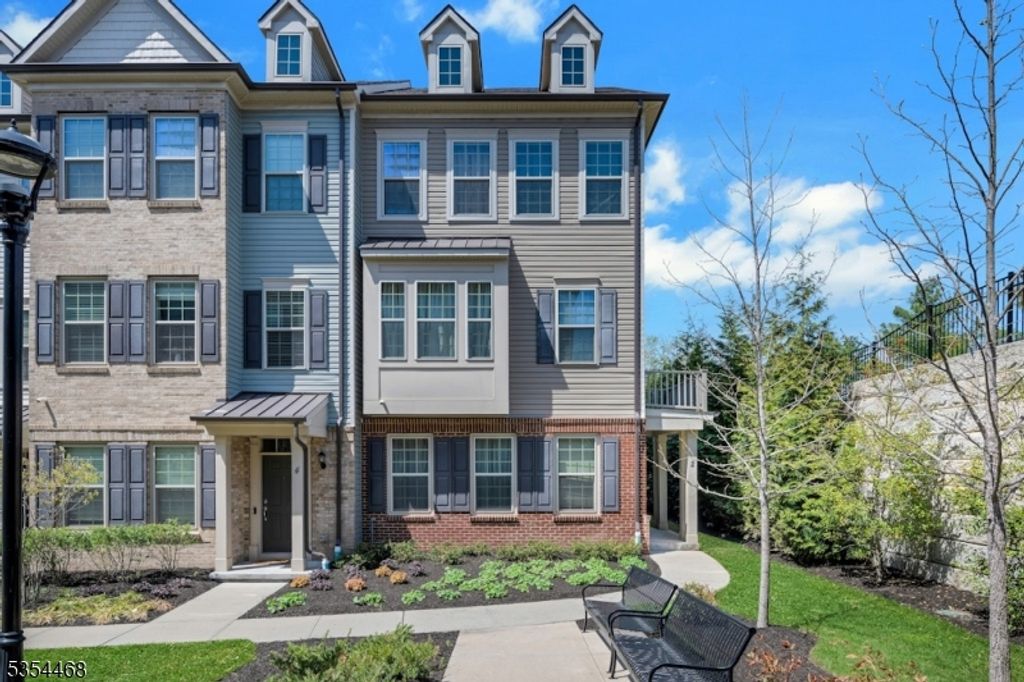 2 Ambrosia Ct, Livingston Twp., NJ 07039