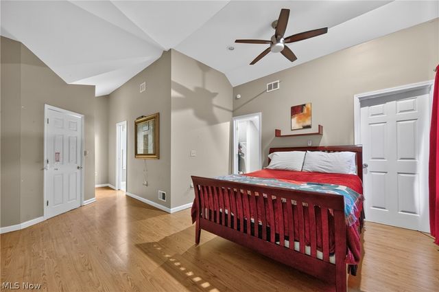 2223 Carabel Avenue, Lakewood, OH 44107