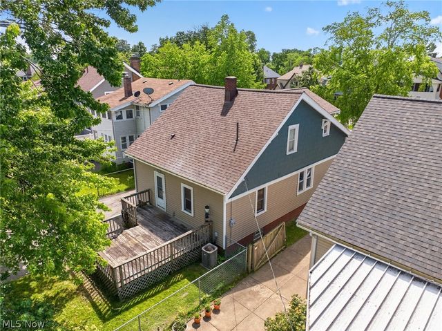 2223 Carabel Avenue, Lakewood, OH 44107