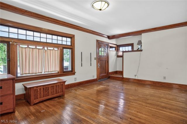 2223 Carabel Avenue, Lakewood, OH 44107