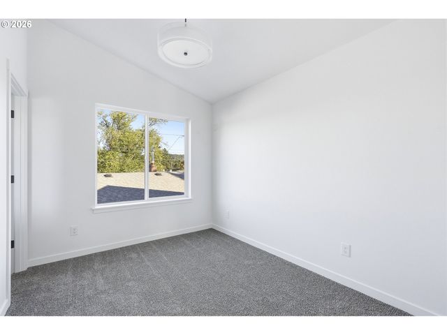 8718 Se Bybee Blvd, Portland, OR 97266
