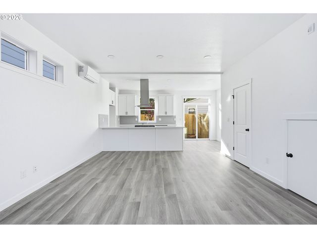 8718 Se Bybee Blvd, Portland, OR 97266