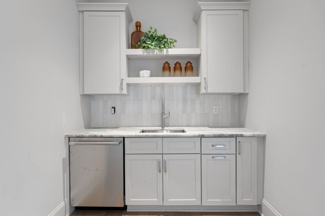 641 Brook Hollow Rd, Nashville, TN 37205