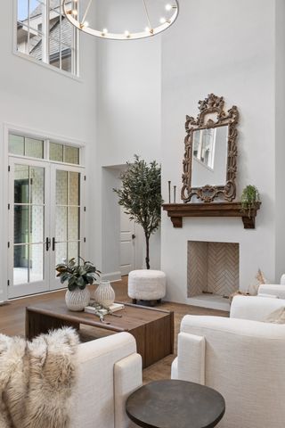 641 Brook Hollow Rd, Nashville, TN 37205