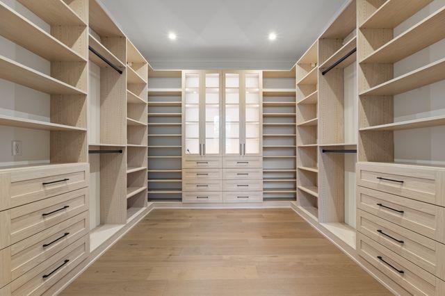 641 Brook Hollow Rd, Nashville, TN 37205