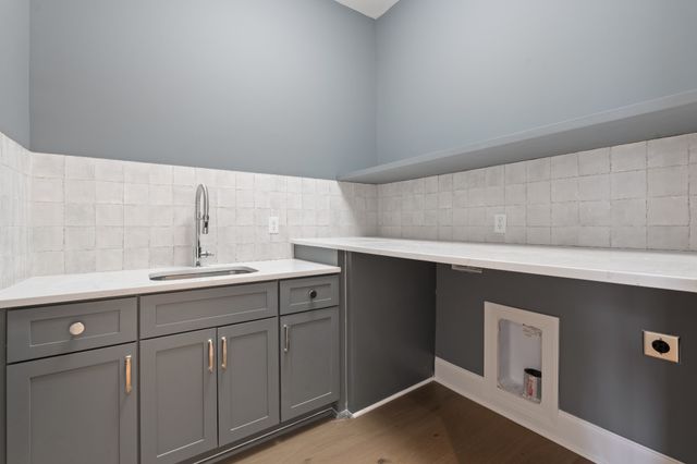 641 Brook Hollow Rd, Nashville, TN 37205