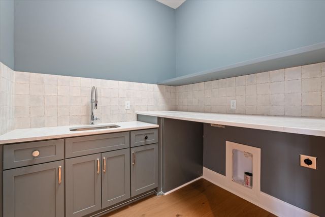 641 Brook Hollow Rd, Nashville, TN 37205